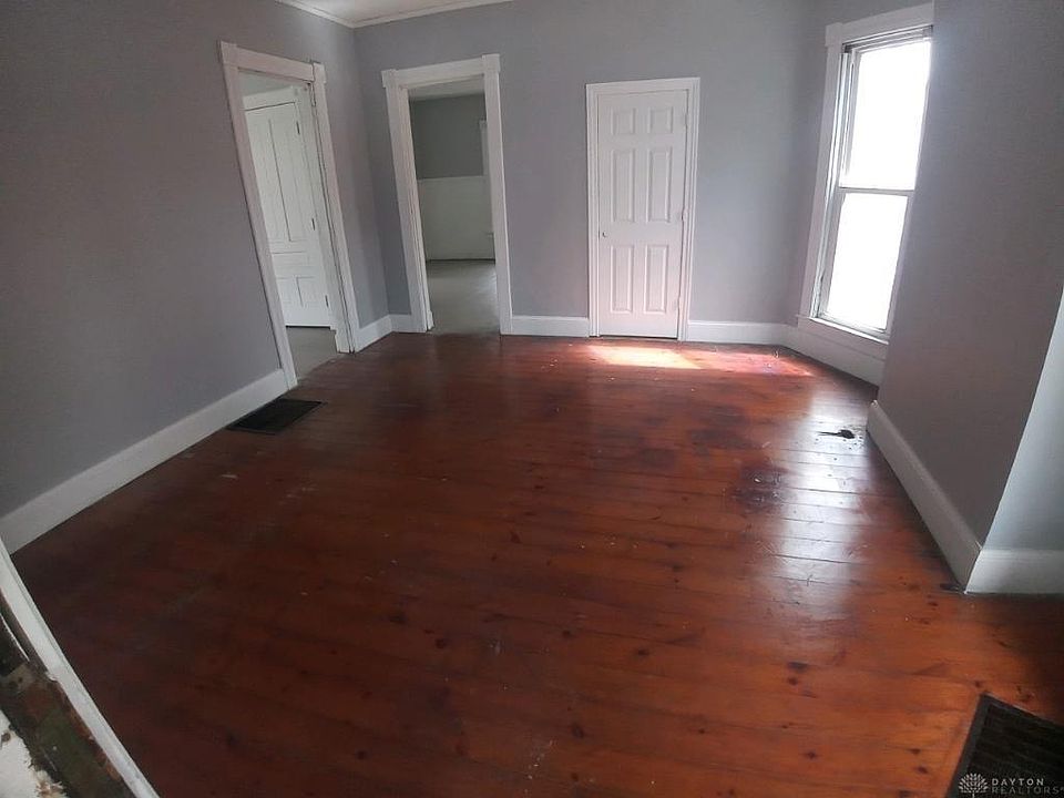 1st image of 520 Troy St