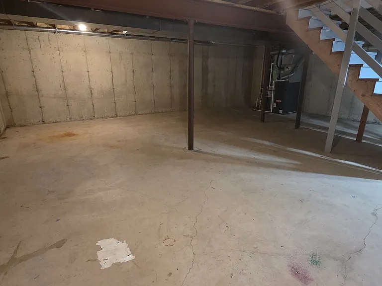 1485 Exeter Ln — Photo 15