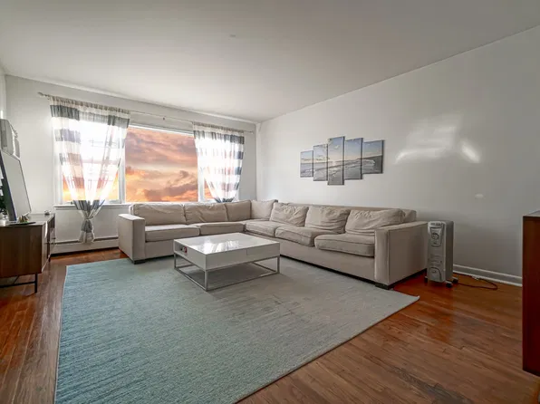 546 Dempster St APT 2, Mount Prospect, IL 60056