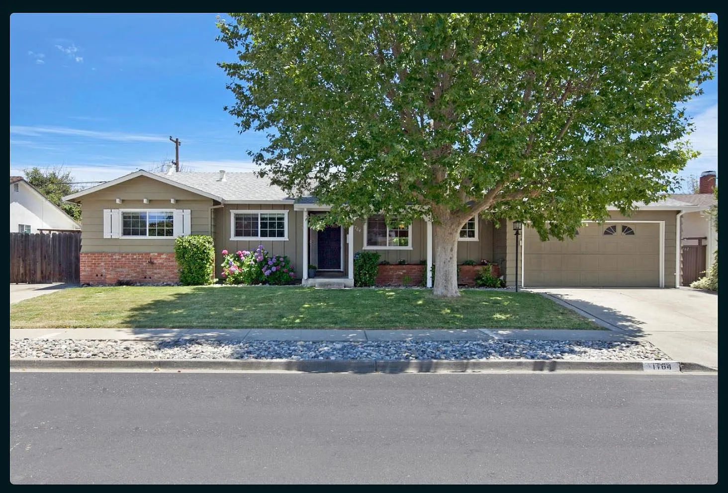 1764 Glazier Dr — Photo 2