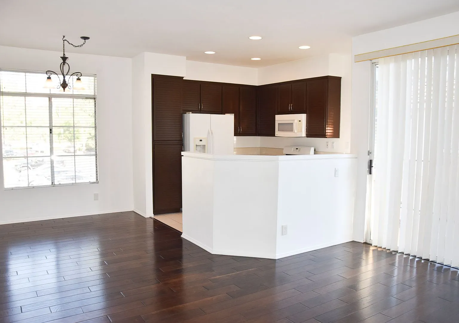 8215 E White Oak Rdg — Photo 3