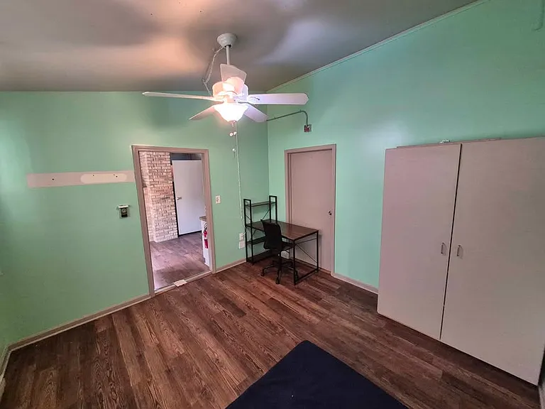 1301 Morningside Dr — Photo 5