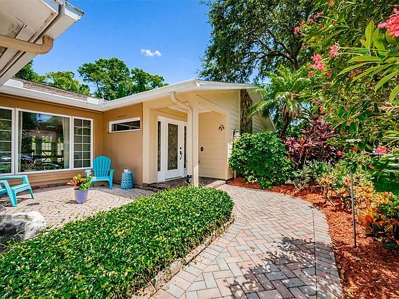 5th image of 2087 Ashbury Dr