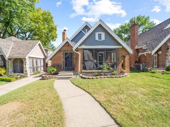 6839 Oak St, Kansas City, MO 64113