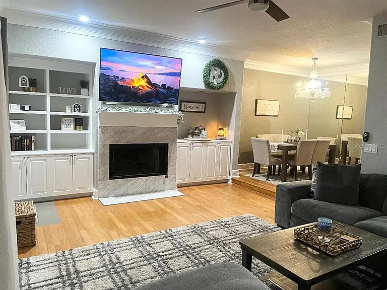 9726 Tiffany Oaks Ln #9726 — Photo 6