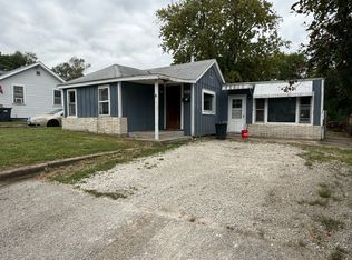 1321 S 13th St, Pekin, IL 61554