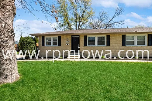 215 NW Arlan Dr Photo 1