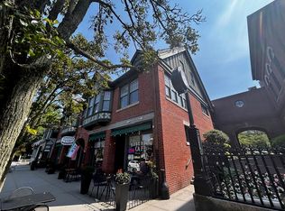 450 Hope St #3N, Bristol, RI 02809