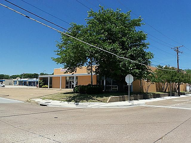 1st image of 500 Lockwood Dr