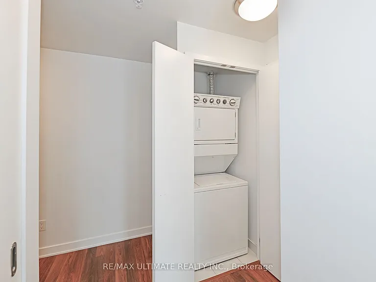 32 Camden St #701 — Photo 9