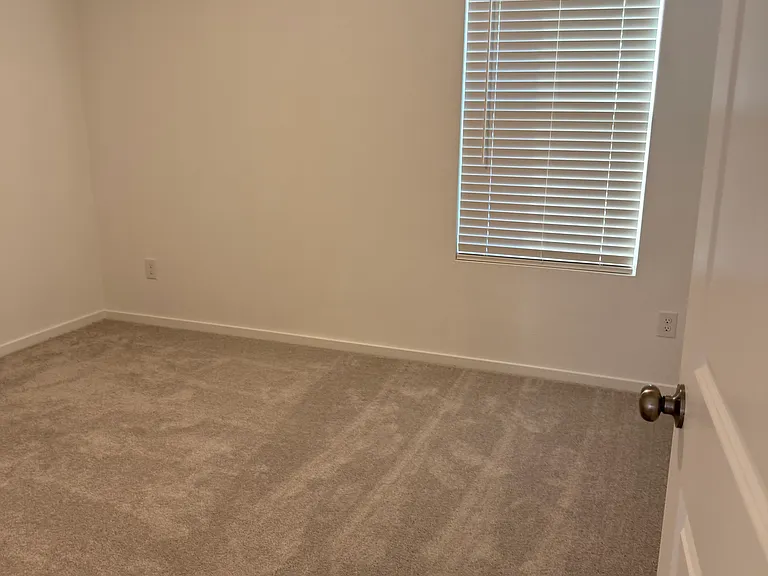 6410 Glade St — Photo 18