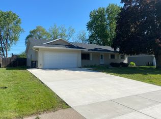 843 Haralson Dr, Apple Valley, MN 55124