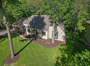 2331 Hunters Ridge Ct, Manitowoc, WI 54220