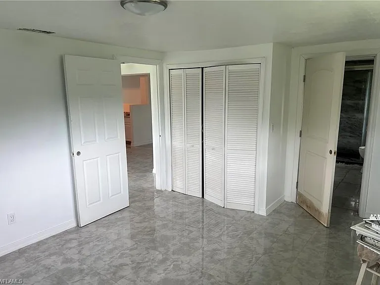 160 Brooks Rd — Photo 9