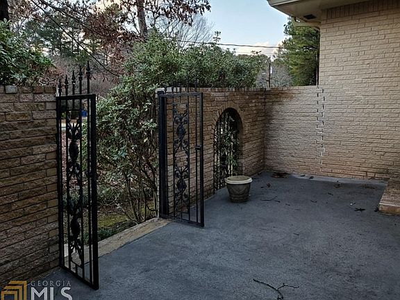 4th image of 430 Burke Cir