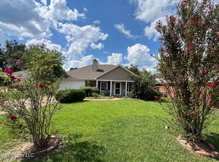 612 Acorn Ln, Brandon, MS 39047