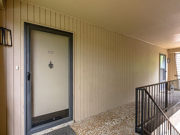 3rd image of 420 Walton Ln APT K66