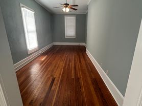 128 W Jackson St