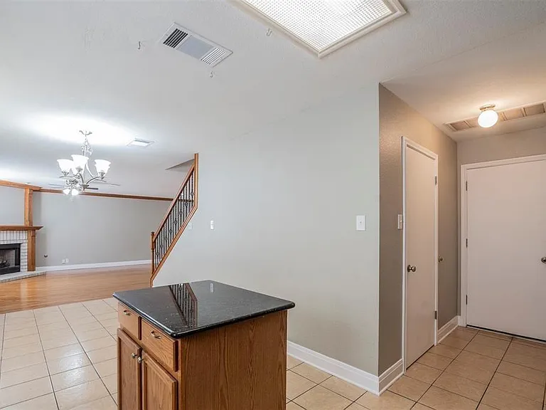 1802 Vanderhill Cv — Photo 16