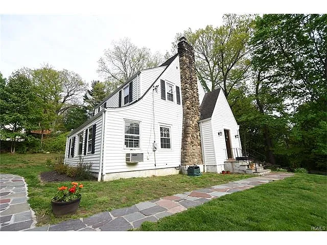 15 Beacon Hill Rd photo 1