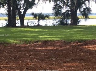 35 N Calibogue Cay Rd, Hilton Head Island, SC 29928