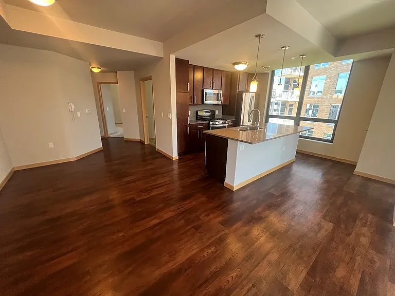 Venture Luxury High Rise — Photo 262
