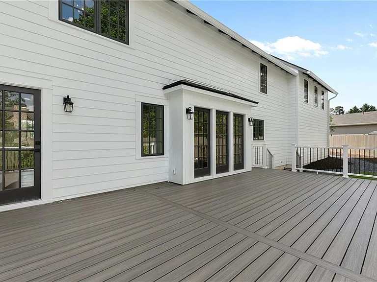 1296 Hilton Dr — Photo 48