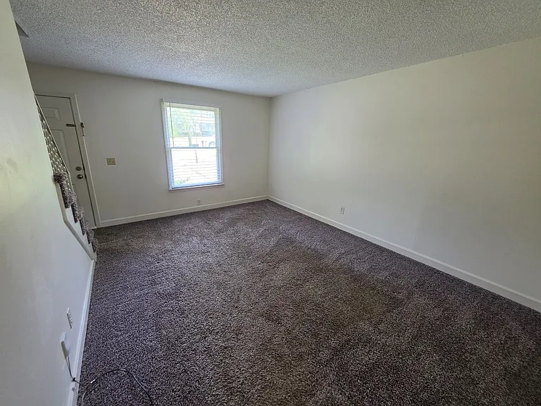 3100 Wellington Ave — Photo 7