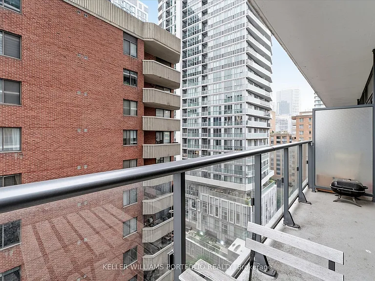 159 Dundas St E #1005 — Photo 26