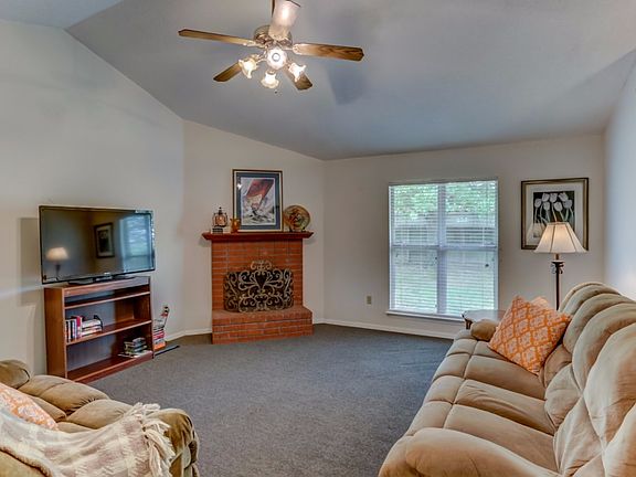 3rd image of 3515 Bayberry Dr