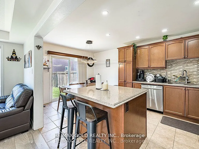 26 Robert Parkinson Dr — Photo 9