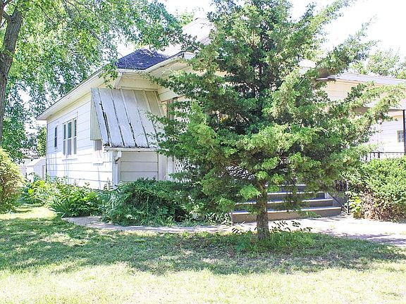 2nd image of 519 N Ninnescah St