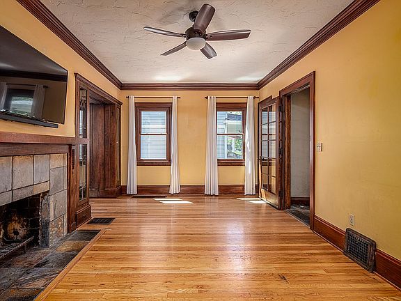 5th image of 17423 Shaw Ave