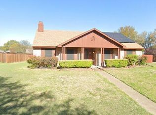 911 Whitewater Trl, Desoto, TX 75115