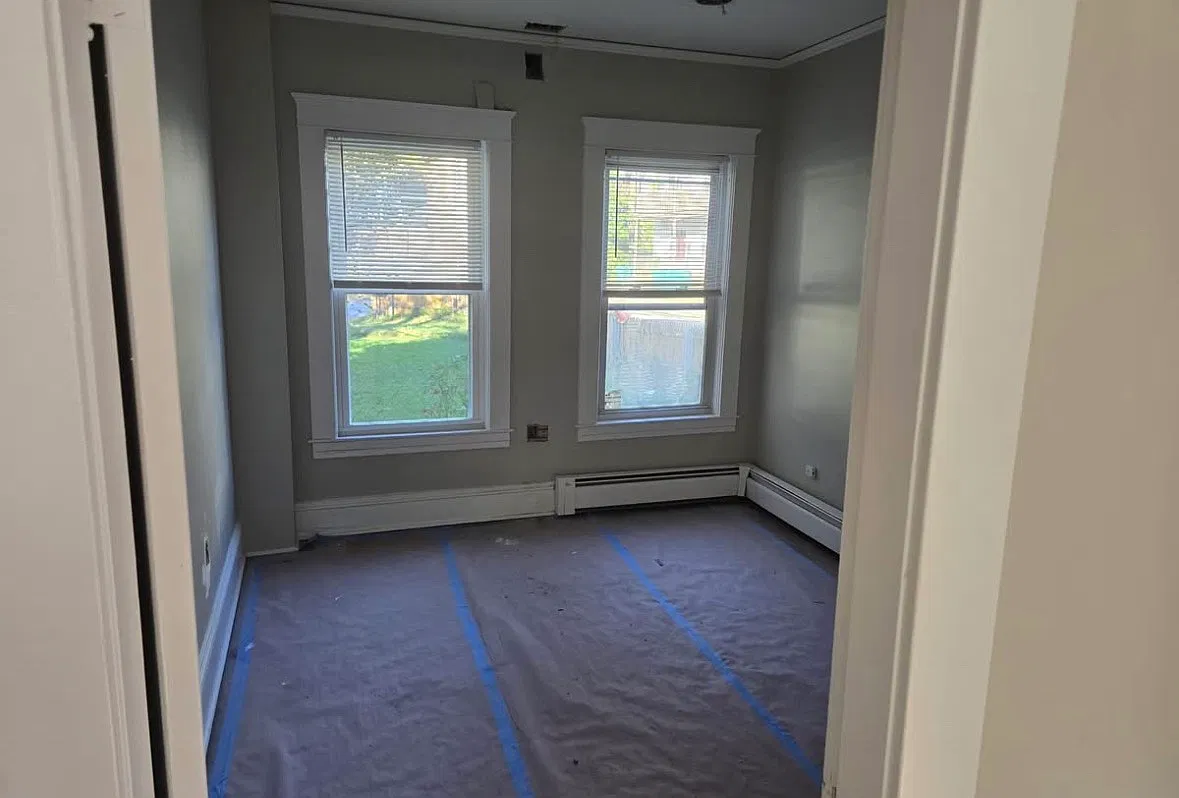 3 bed, $2,330 — Photo 4