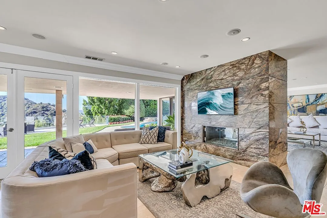 Building Photo - 2177 Summitridge Dr