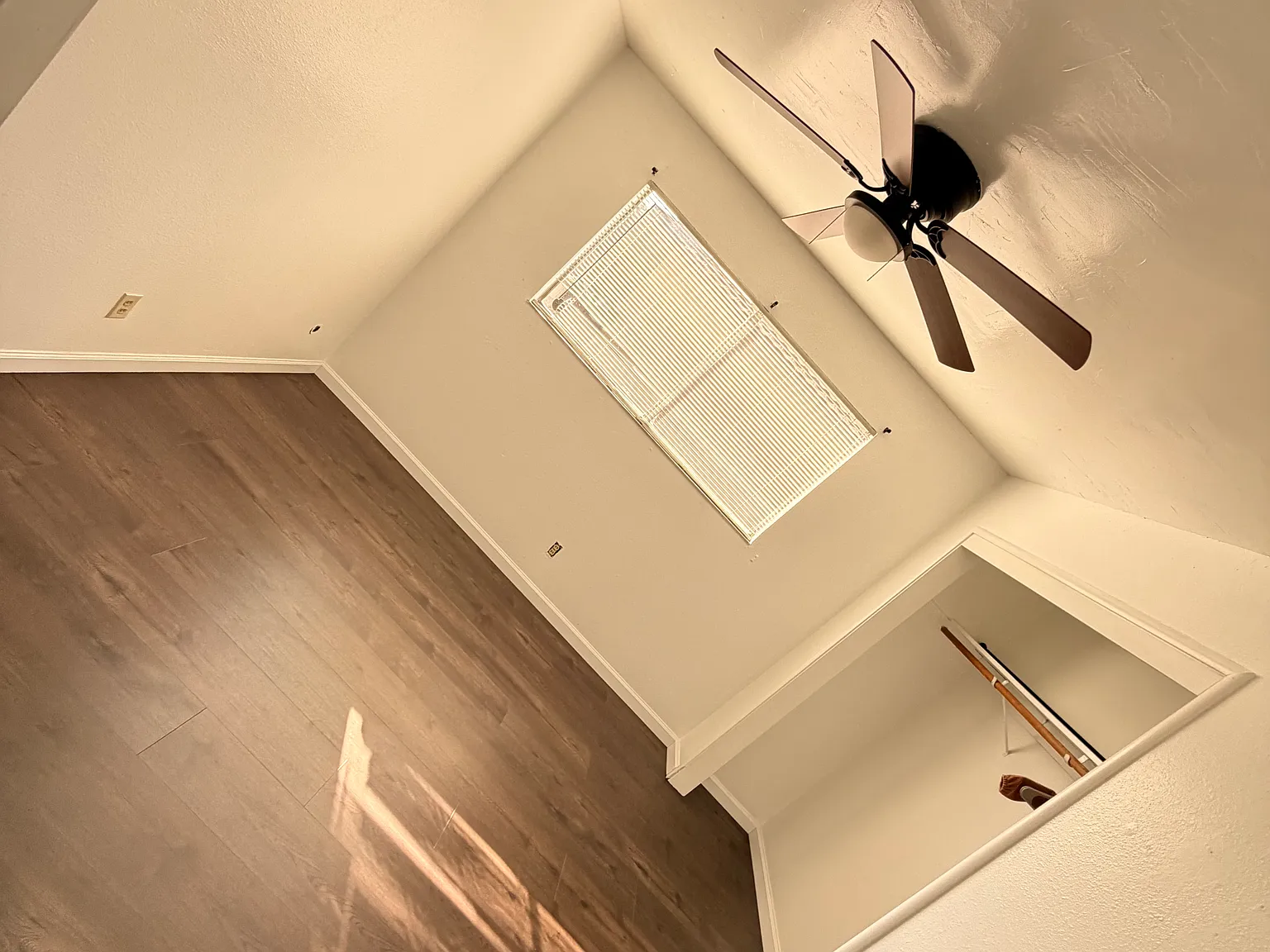 1 bed, 900 sqft, $1,500 — Photo 4