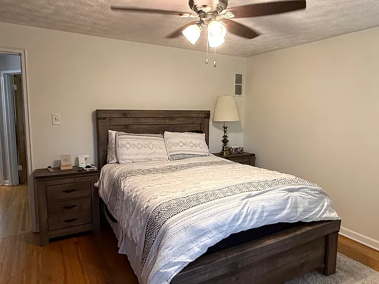 1802 Kings Ct #B — Photo 9