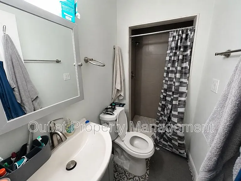 129 E Concord St #A — Photo 7