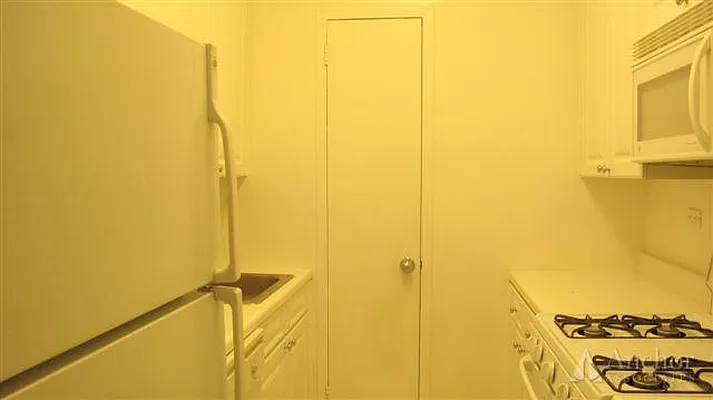 Rented by Anchor Associates | media 9