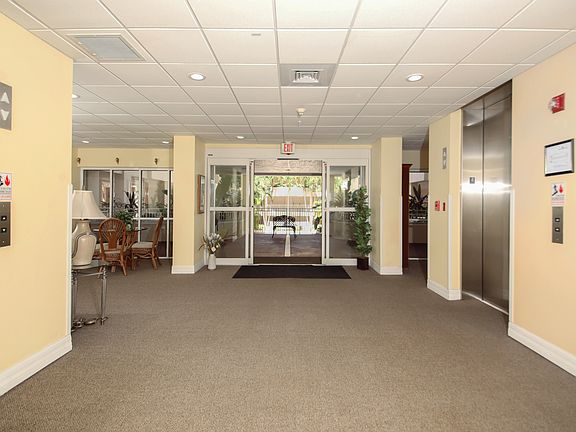 5th image of 3730 Cadbury Cir APT 411