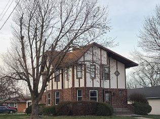 201 E Broadway St, Astoria, IL 61501