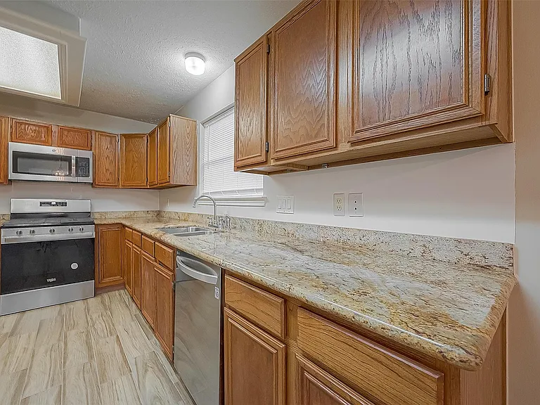22319 Rangeview Dr — Photo 19