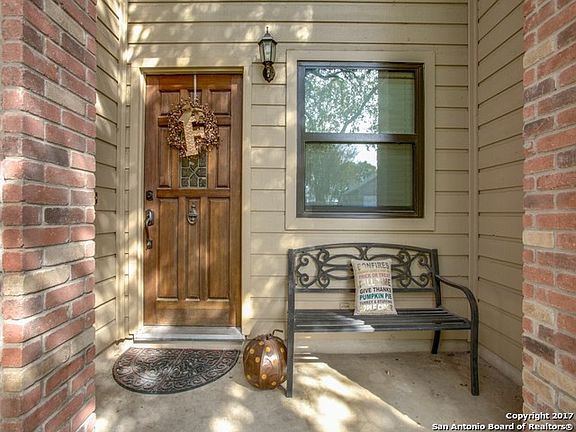 3rd image of 2141 Encino Cliff St