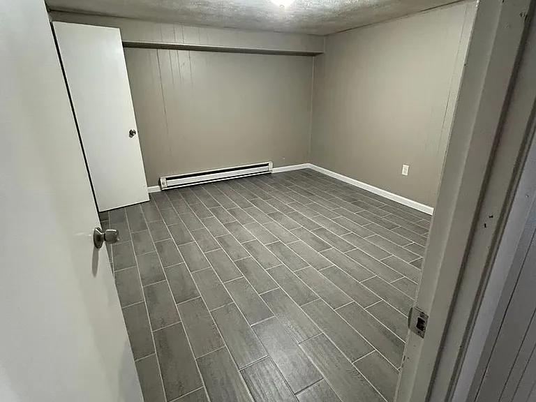 1485 Laura Dr — Photo 8