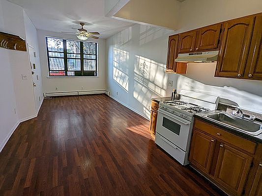 1st image of 615 Grand Ave APT 1
