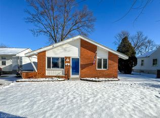 3296 Cumberland Rd, Berkley, MI 48072