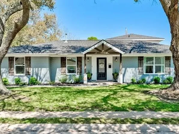 1502 Pine Ln, Port Neches, TX 77651