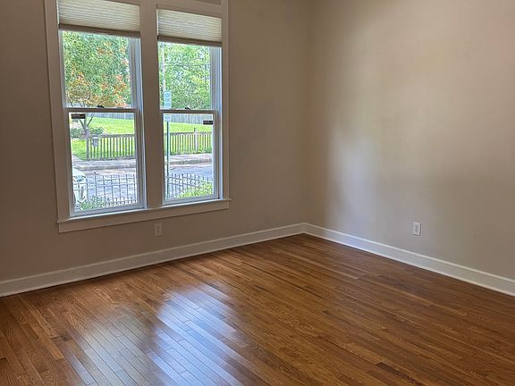 5th image of 735 Elm St