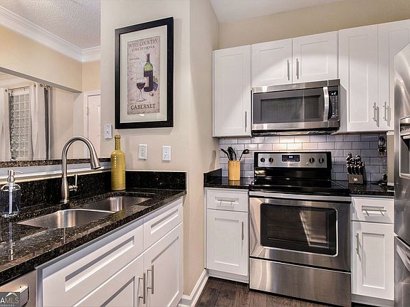 3rd image of 10 Perimeter Summit Blvd NE APT 2112